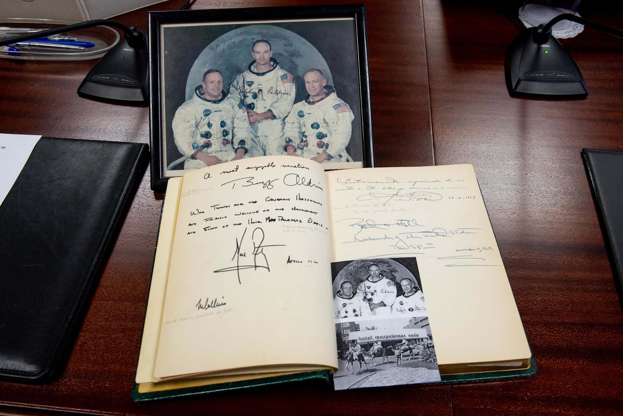 Piezas de la NASA, firmas originales de Armstrong, Aldrin y Collins y fotos inéditas serán expuestas para conmemorar los 50 años de su visita a Gran Canaria